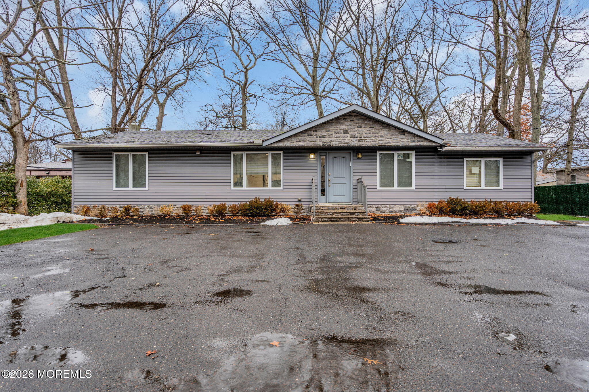 435 E County Line Road