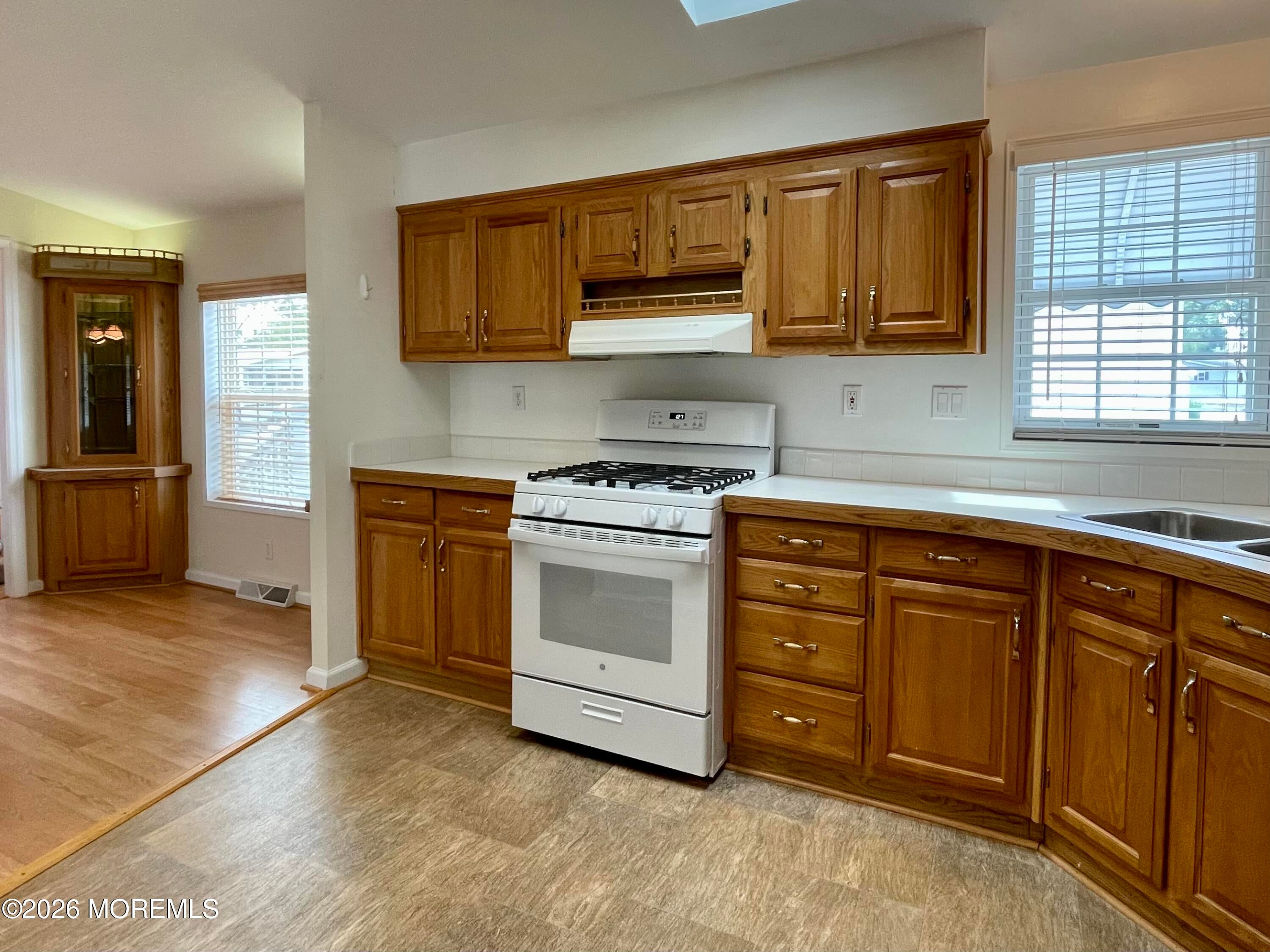 23 Brookside Way