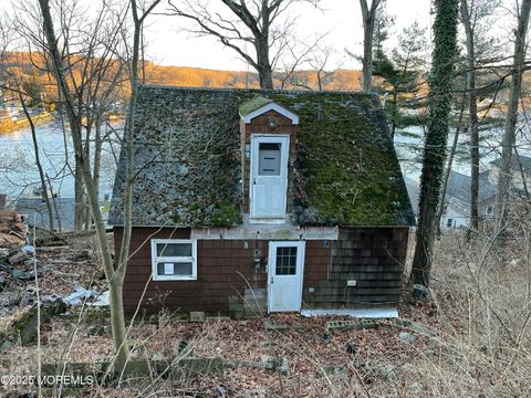 Homes For Sale - 34 Iowa Avenue<br/> Morris County, Lake Hopatcong, NJ 07849