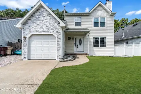 MLS: 22624942