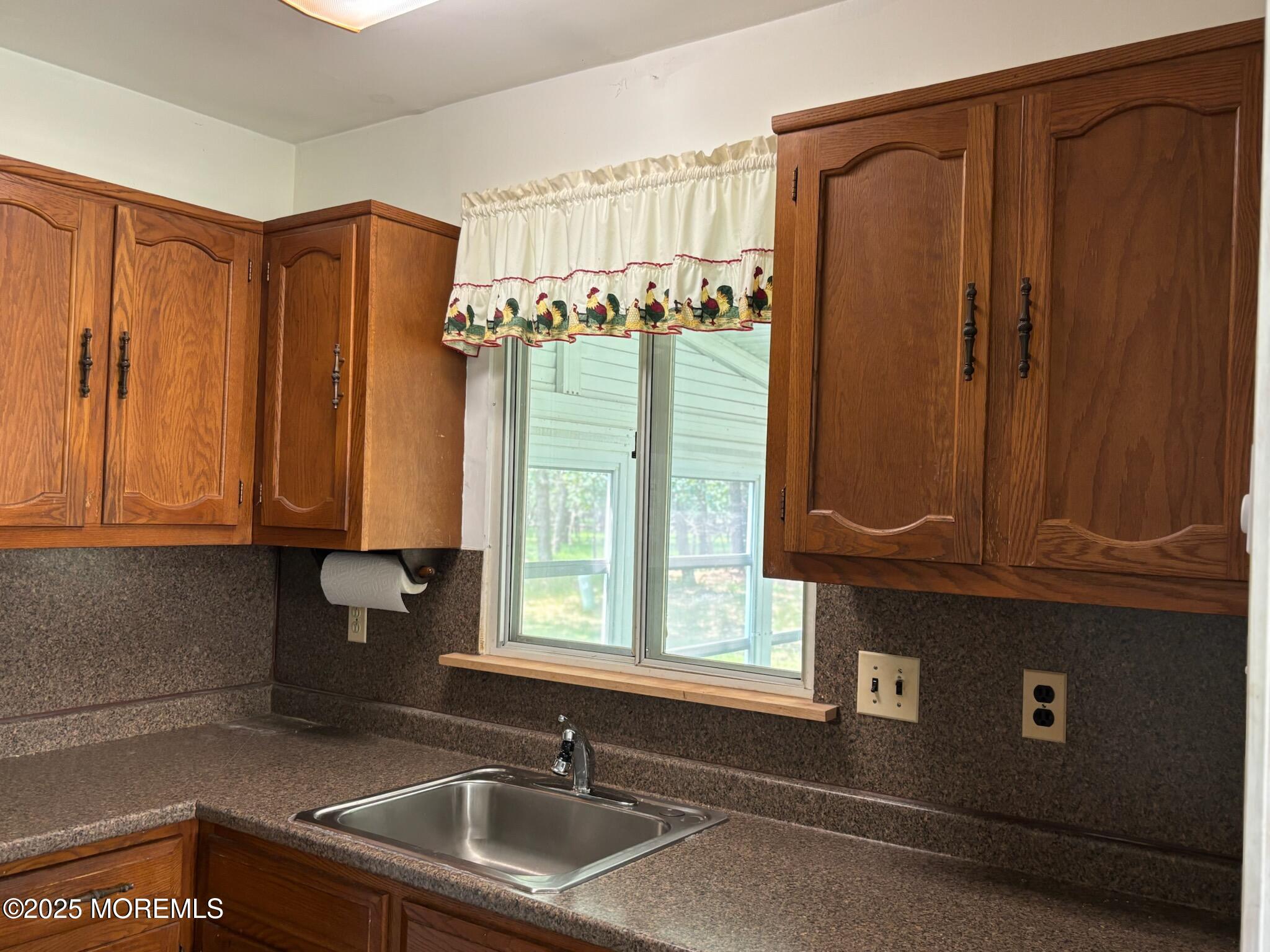 194 Constitution Boulevard, Whiting, New Jersey image 17