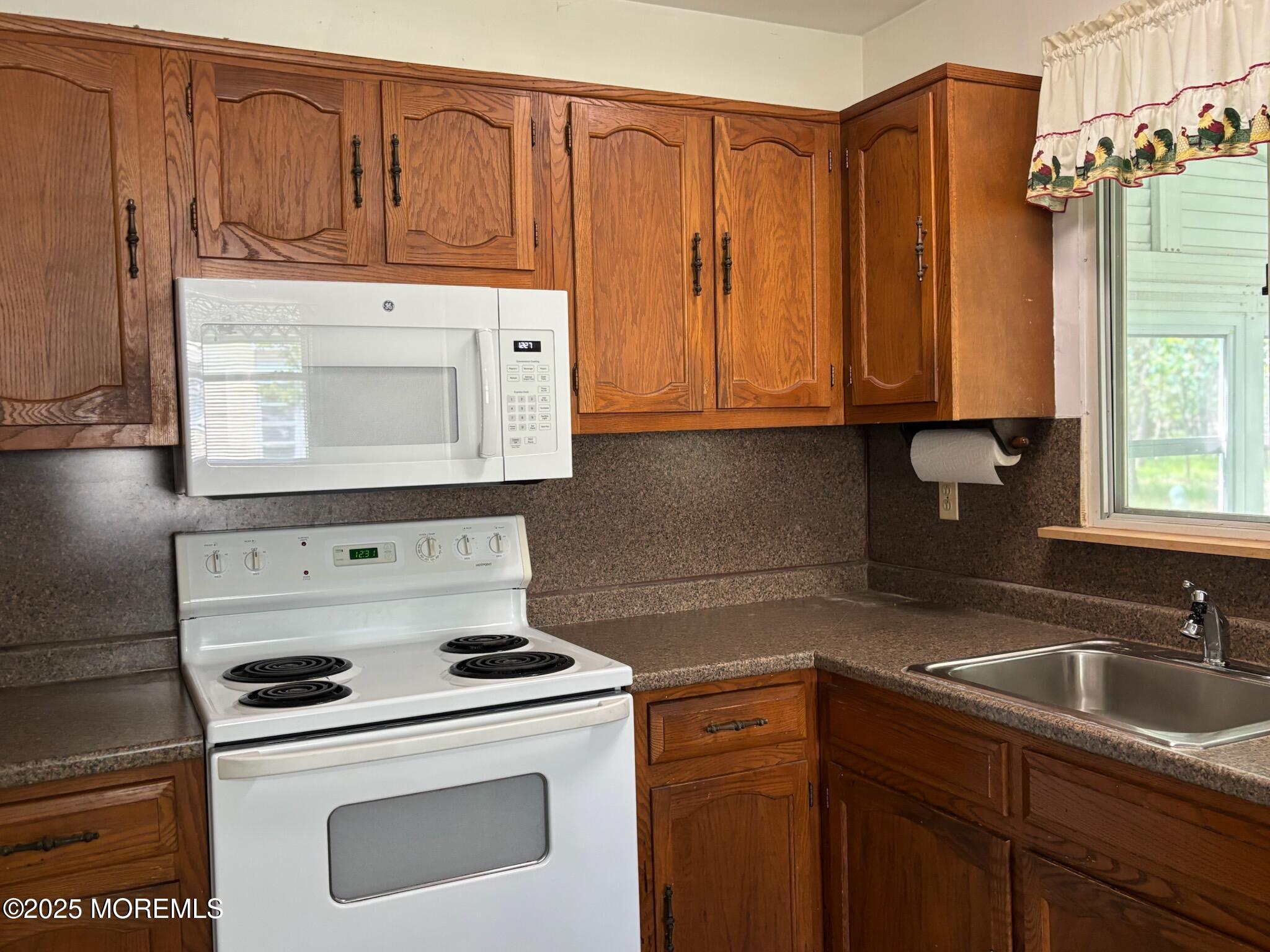 194 Constitution Boulevard, Whiting, New Jersey image 16