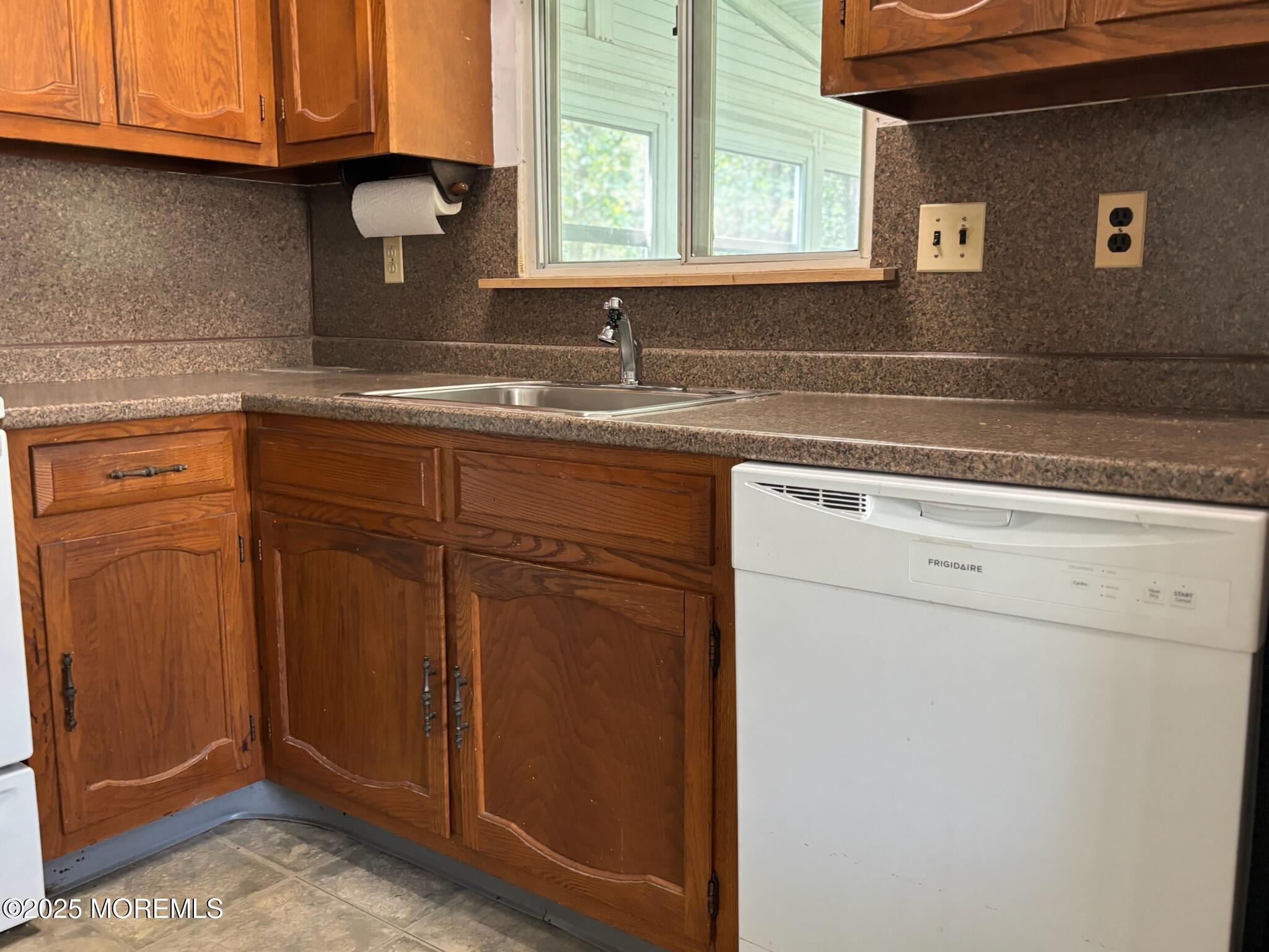 194 Constitution Boulevard, Whiting, New Jersey image 18