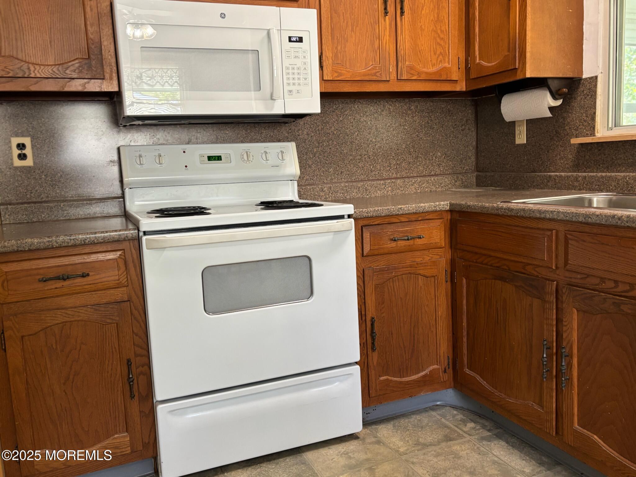 194 Constitution Boulevard, Whiting, New Jersey image 19