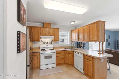 Mobile Home For Sale - 60 Mobile Lane<br/> Toms River, NJ 08755