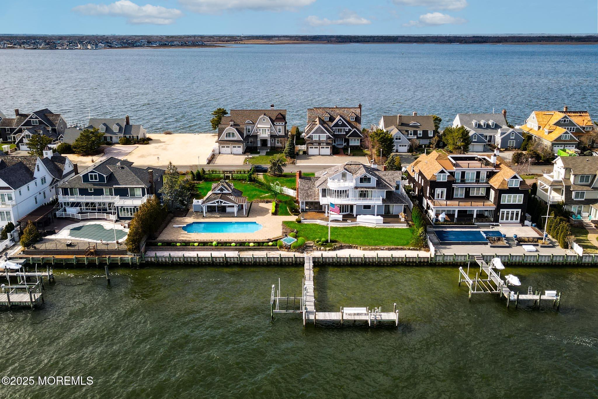 292 Dutchmans Point Road, Mantoloking, New Jersey image 1