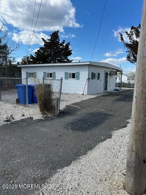 MLS: 22506466