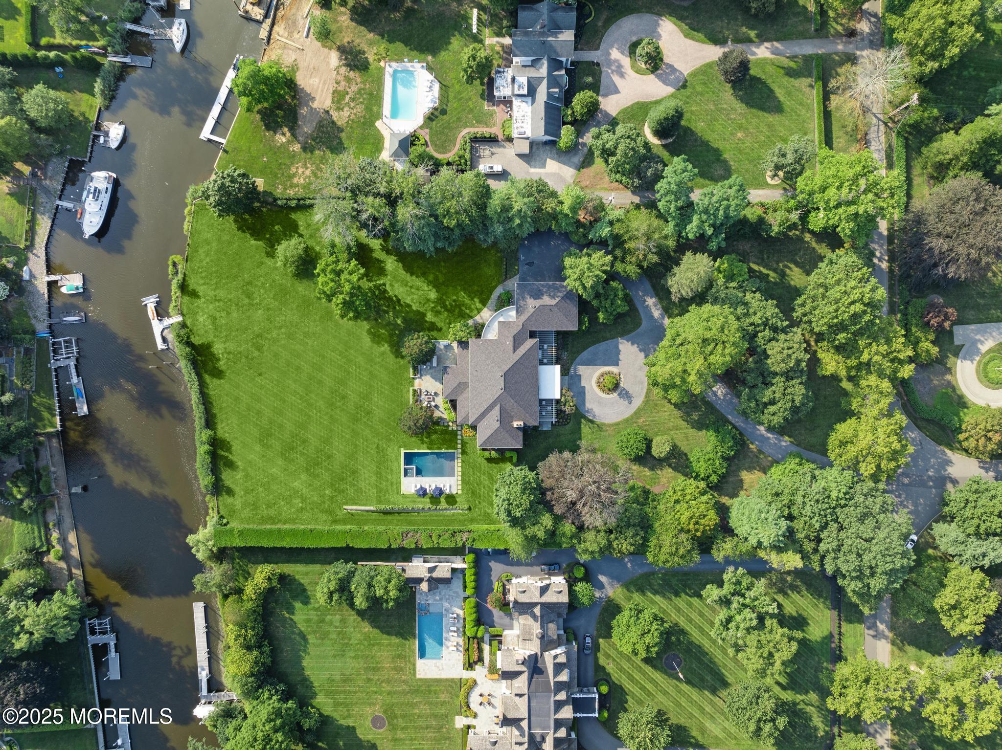 8 Buttonwood Lane