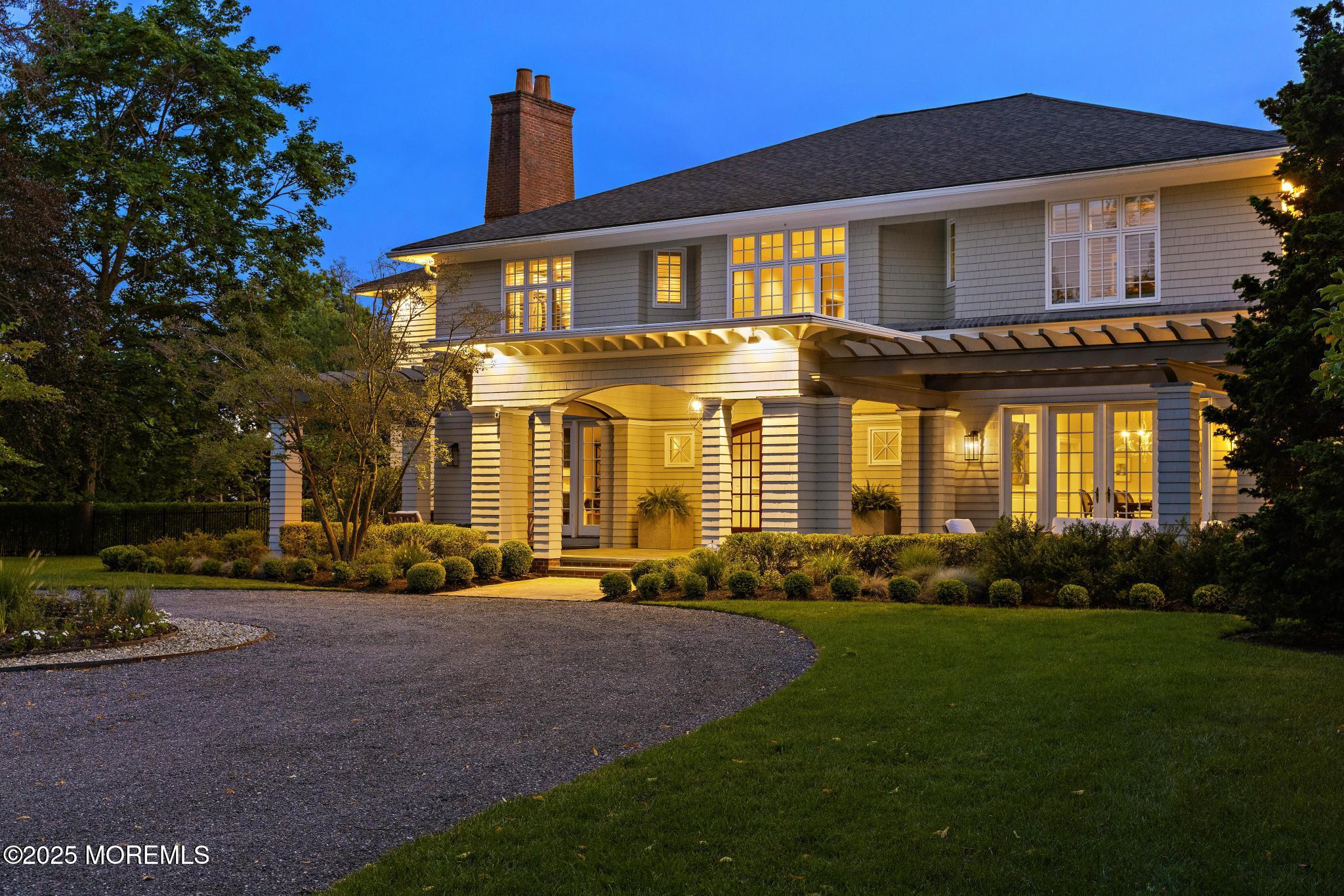 8 Buttonwood Lane