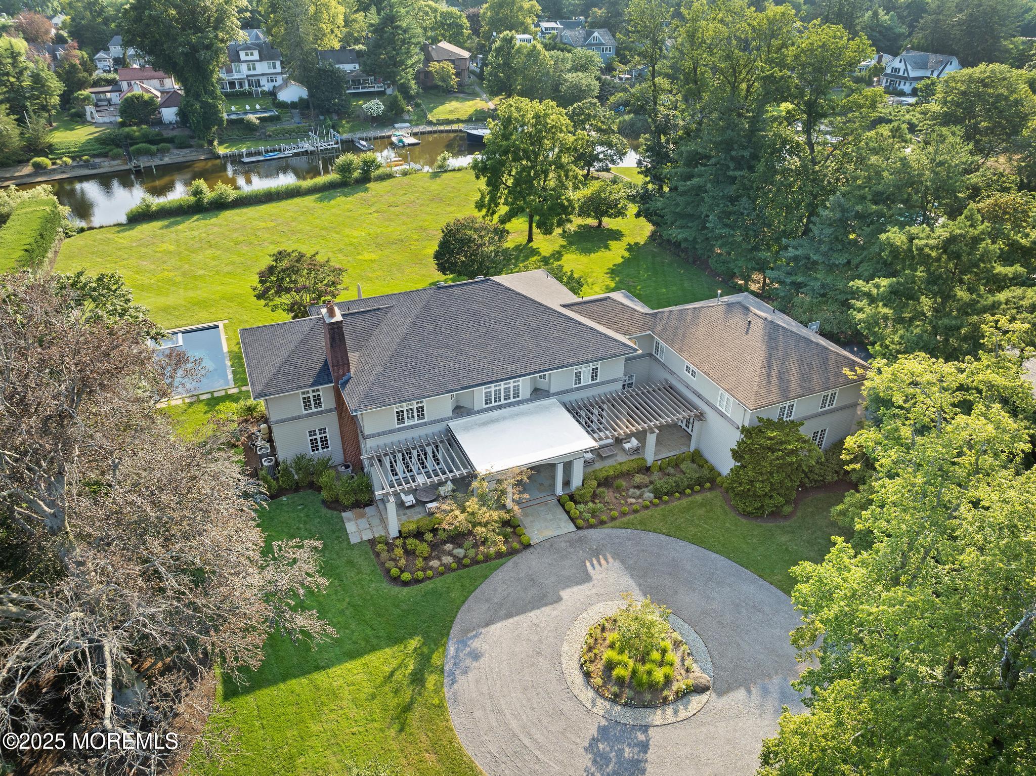 8 Buttonwood Lane