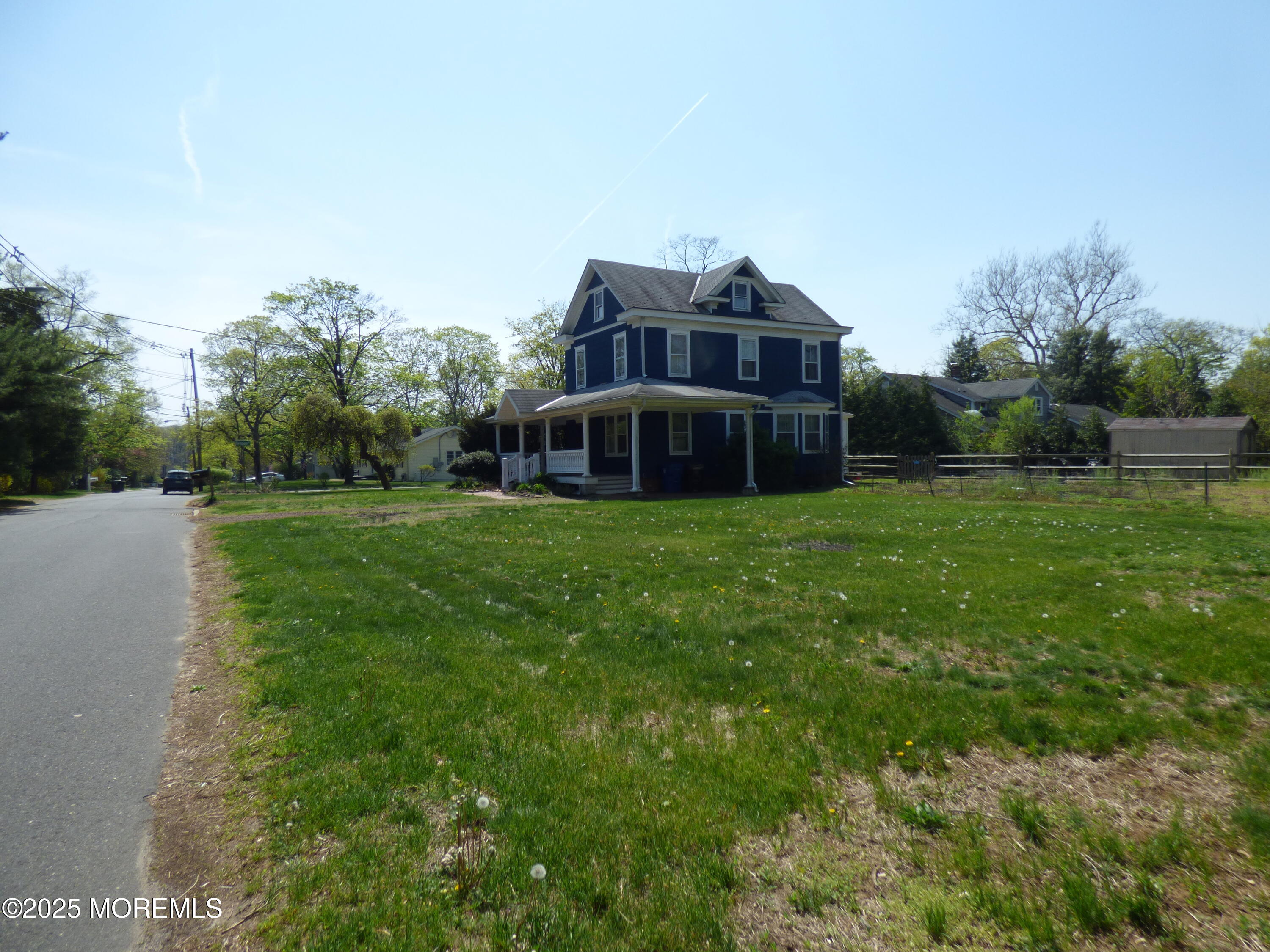 111 Lakeside Avenue, Navesink, New Jersey image 2