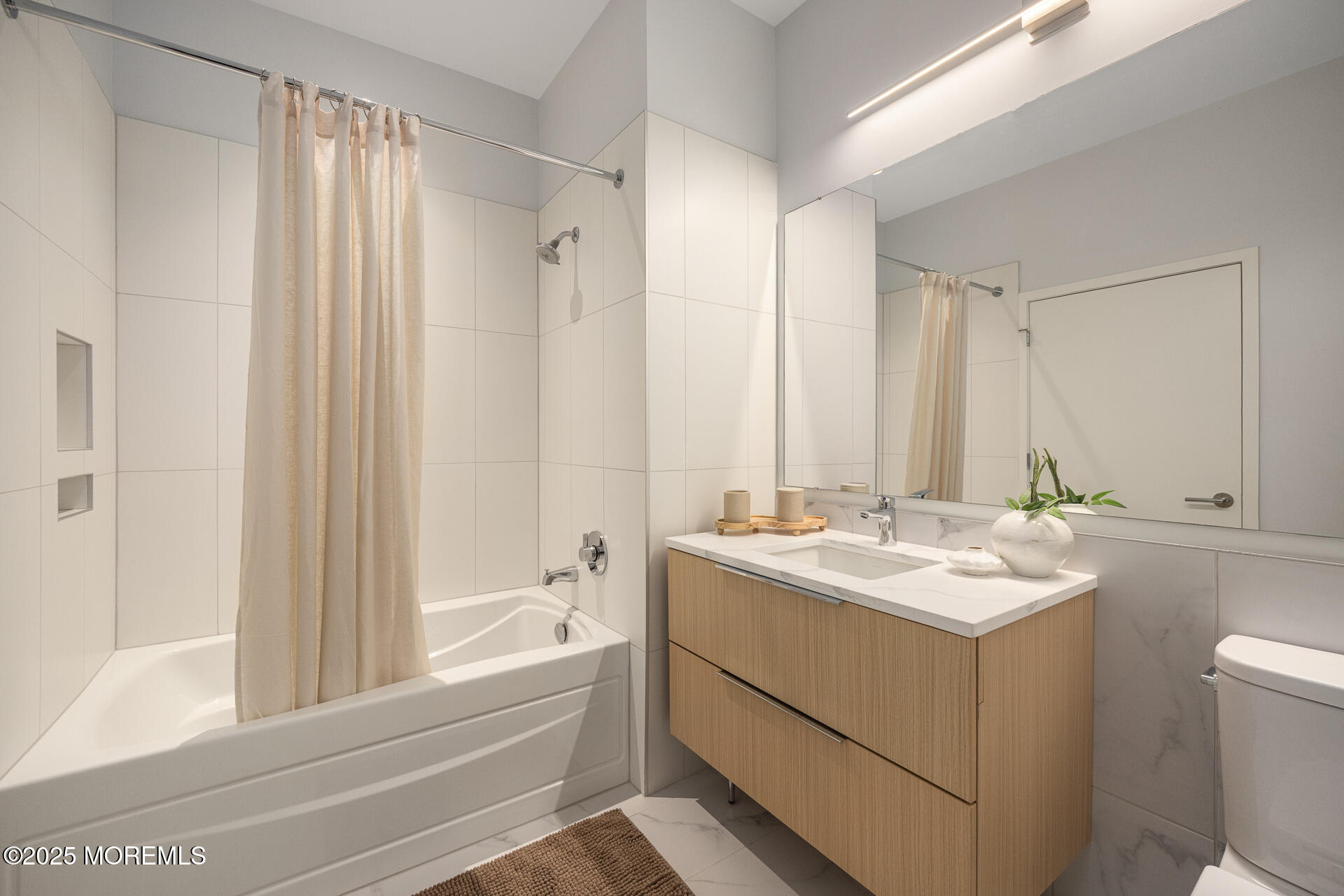 1150 Kingsley Street TH202-5