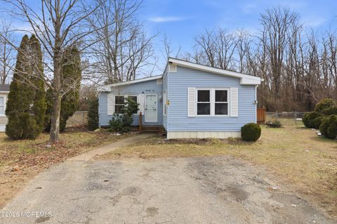 Homes For Sale - 76 Deer Way<br/> Manalapan, NJ 07726