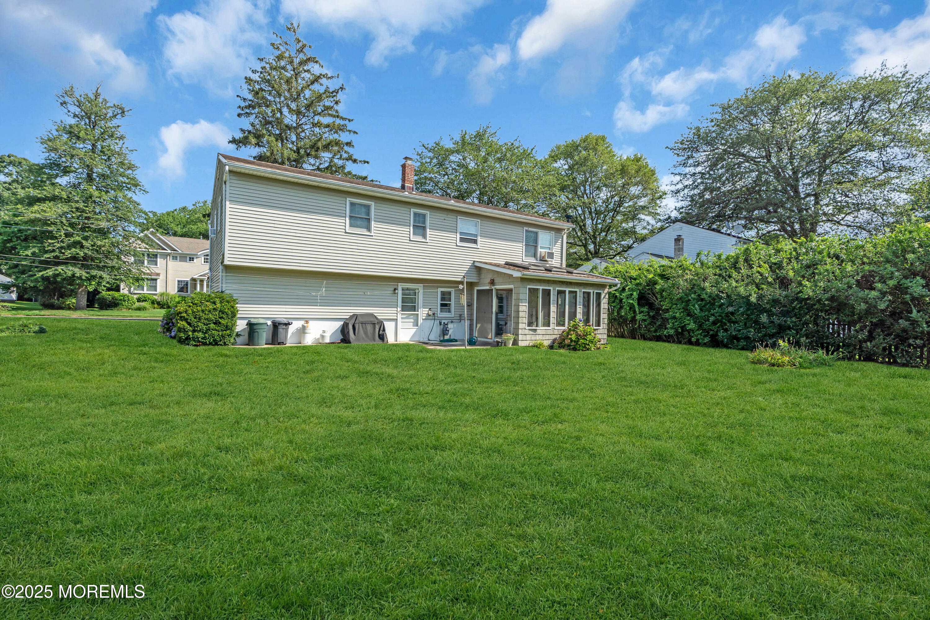 1207 Holly Place