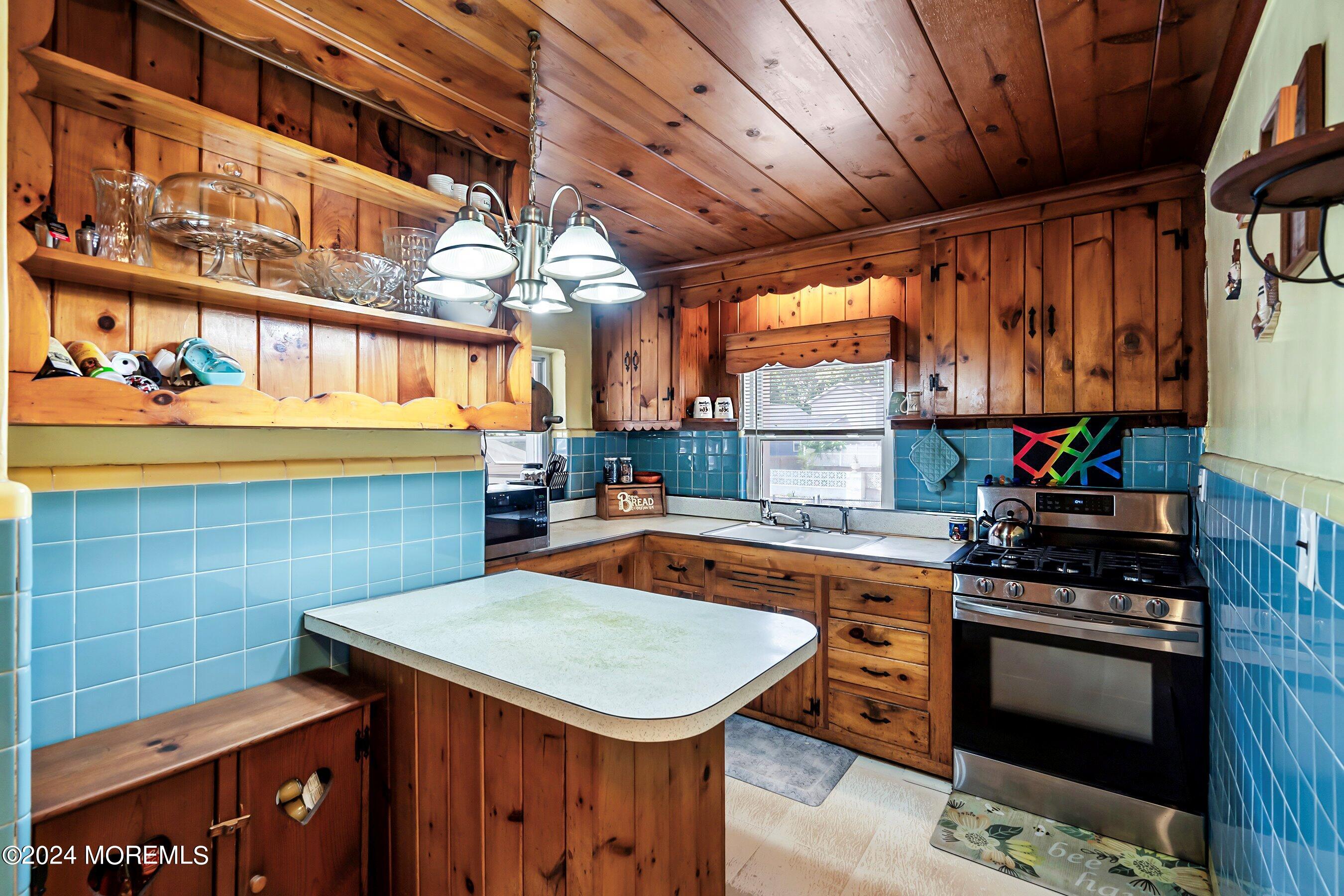 202 Knox Avenue, Eatontown, New Jersey image 4