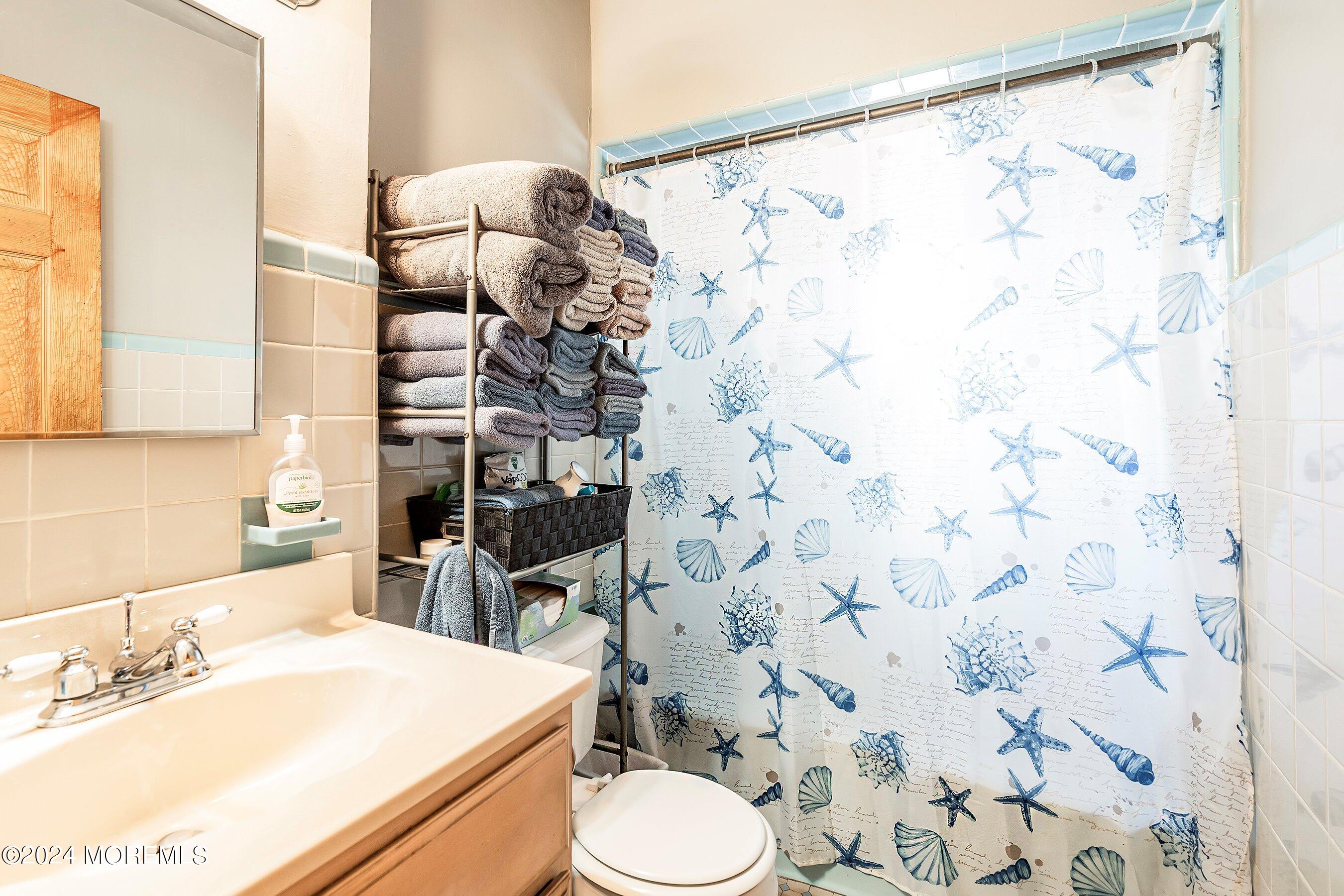 202 Knox Avenue, Eatontown, New Jersey image 13