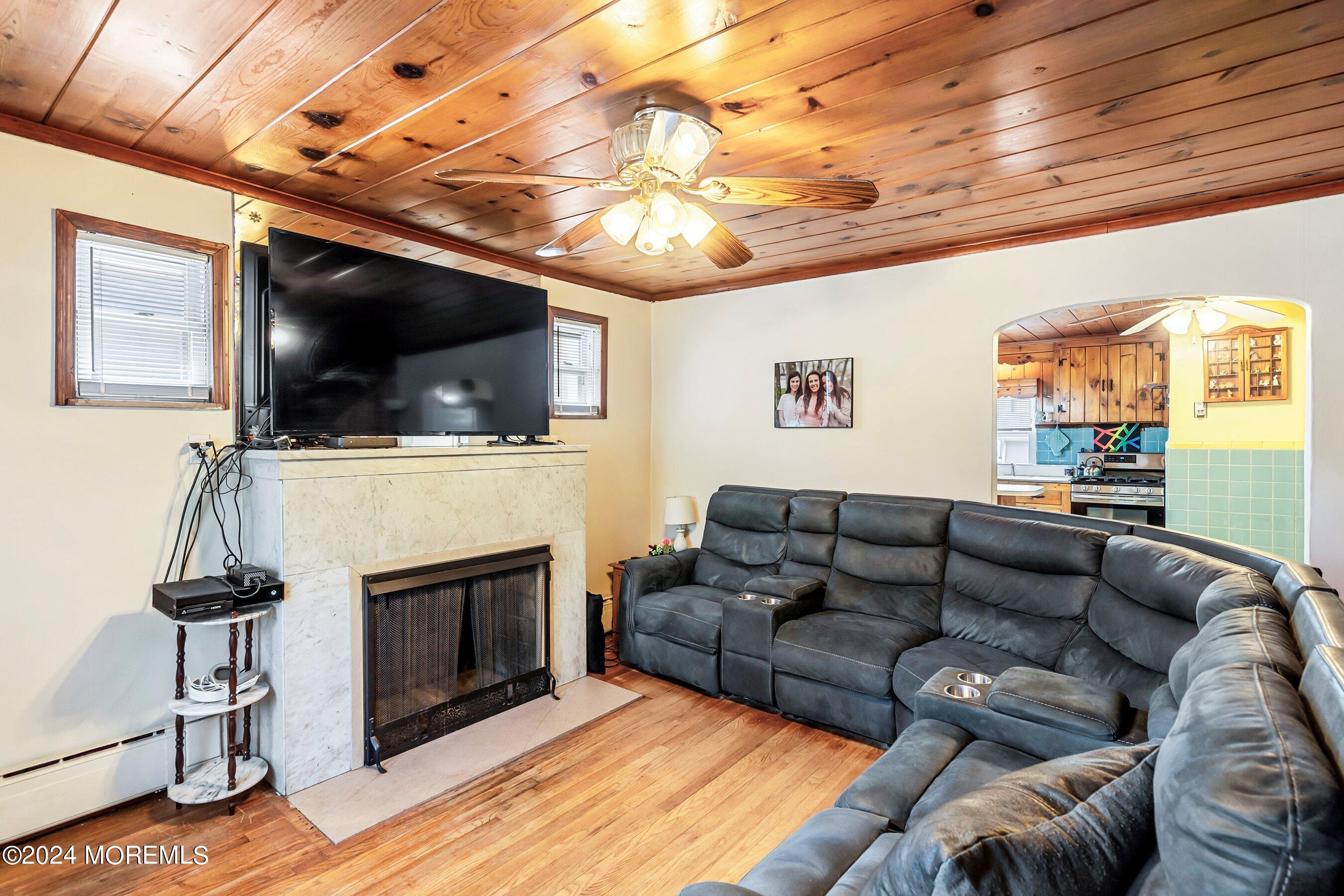 202 Knox Avenue, Eatontown, New Jersey image 8