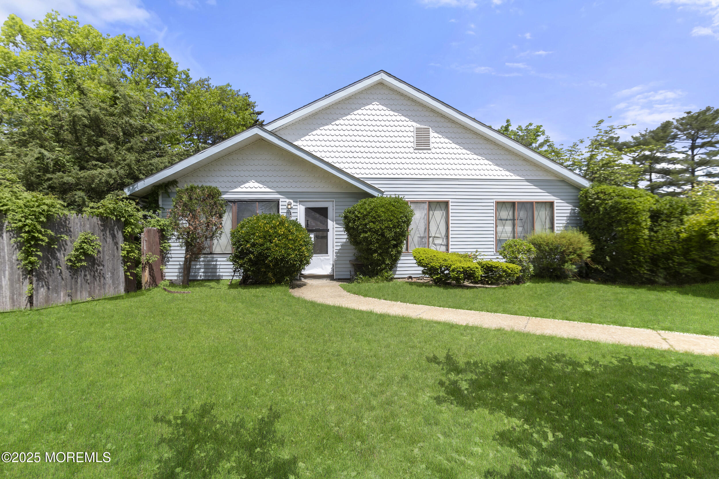 101 Williamsburg Lane, Lakewood, New Jersey image 1