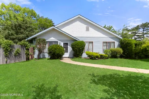 101 Williamsburg Lane, Lakewood, NJ 08701 - MLS#: 22513880