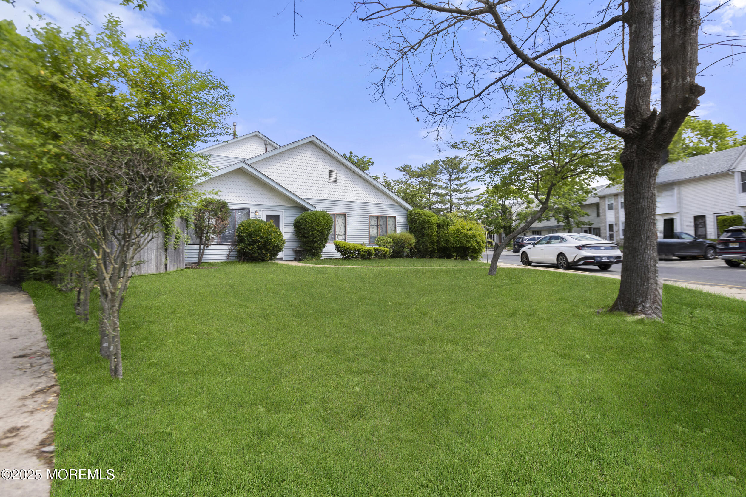 101 Williamsburg Lane, Lakewood, New Jersey image 5