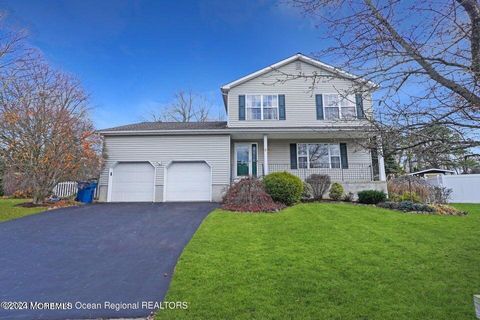 8 Lusia Court, Howell, NJ 07731 - MLS#: 22424702