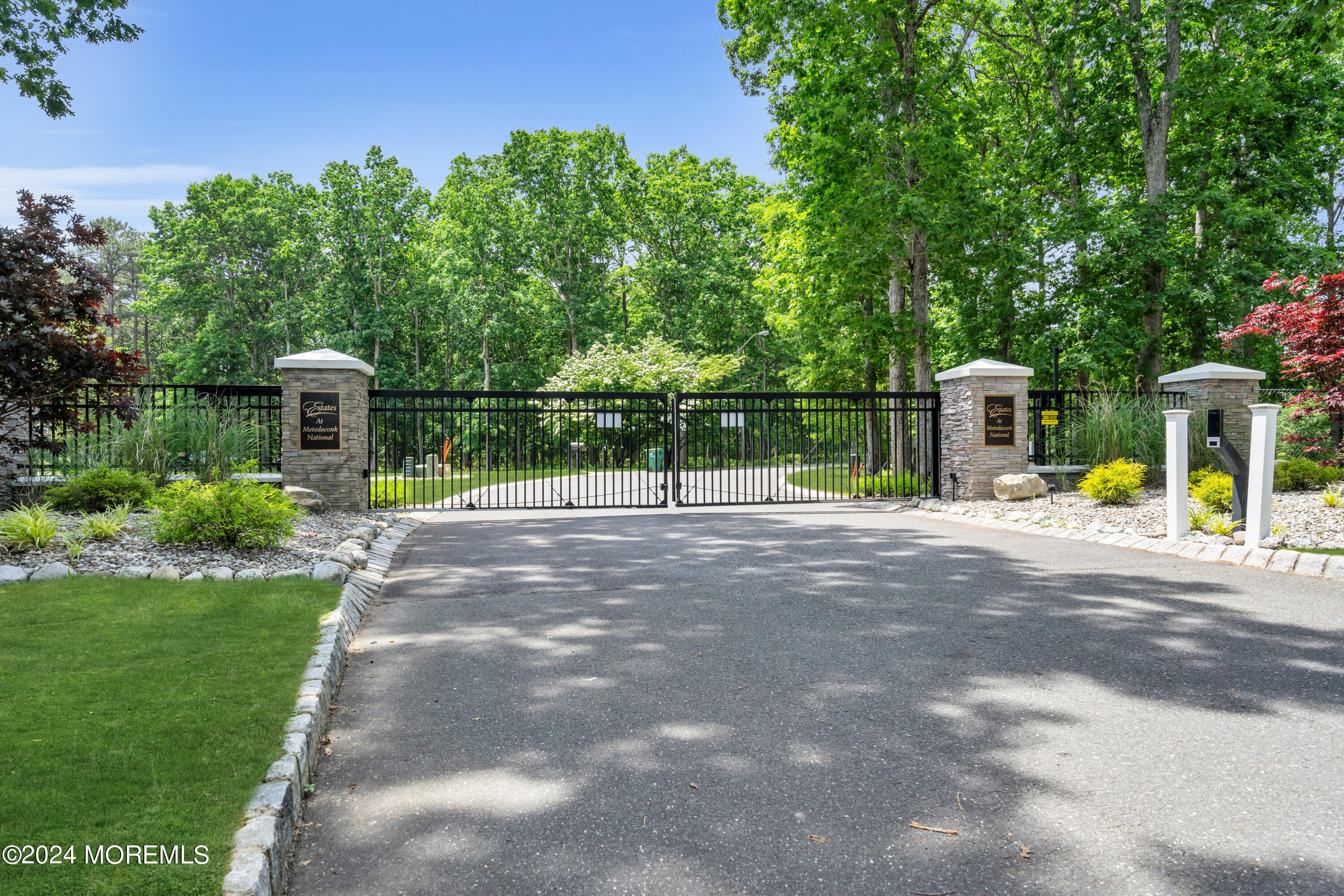 17 N Pointe Drive, Jackson, New Jersey image 3