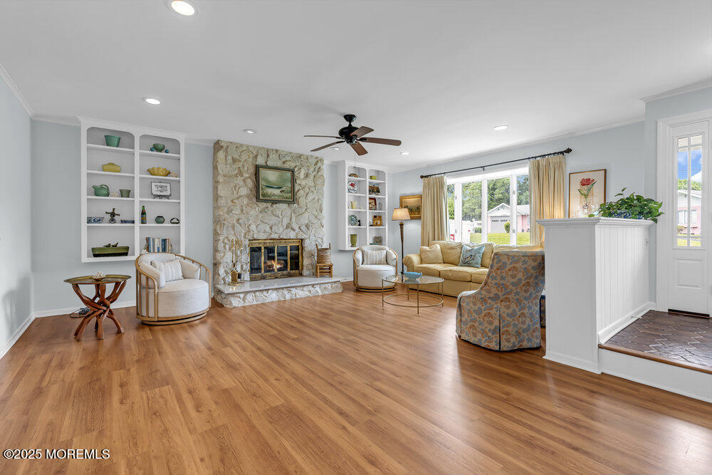 1101 Hawthorne Parkway