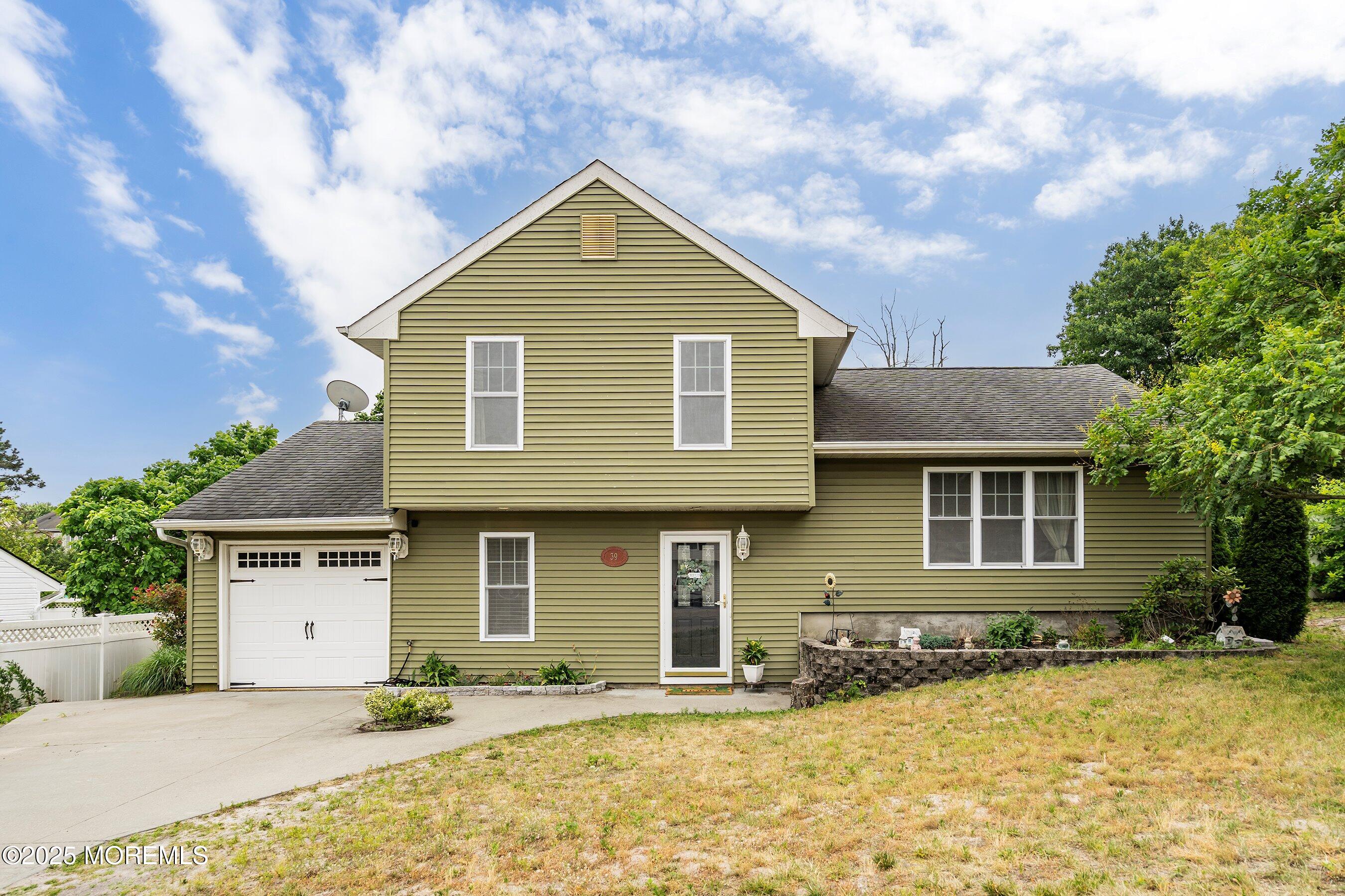 39 Georgetown Boulevard
