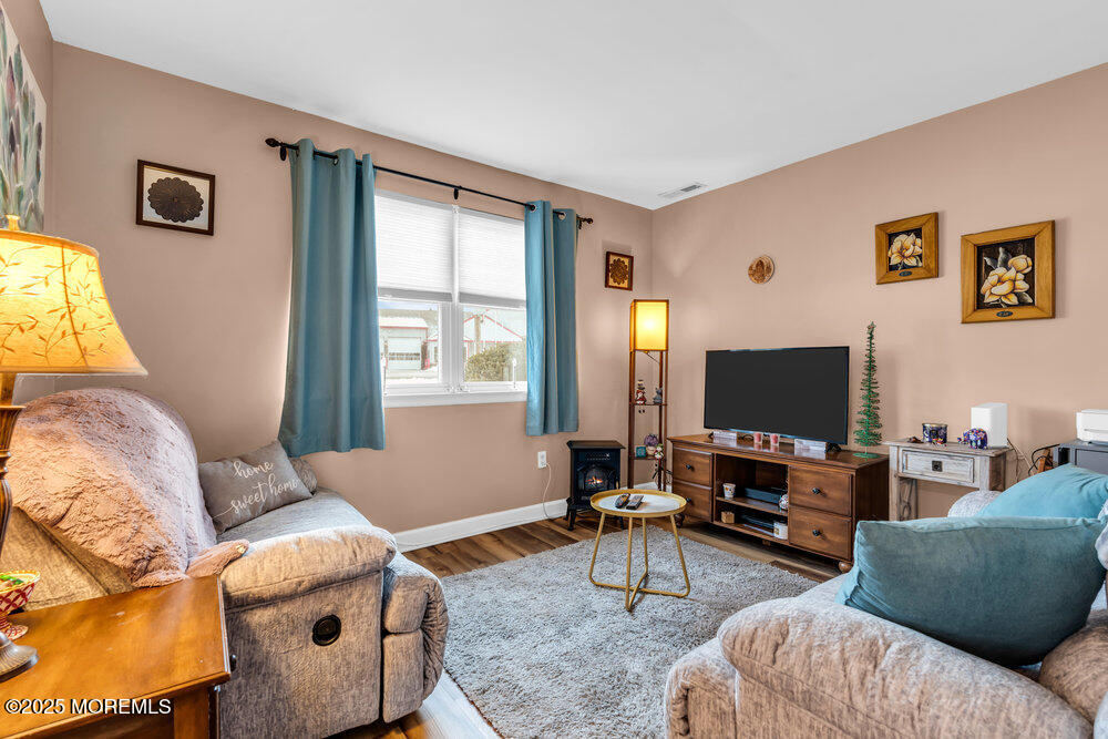 27-2 Florence Tollgate Apts Place 2