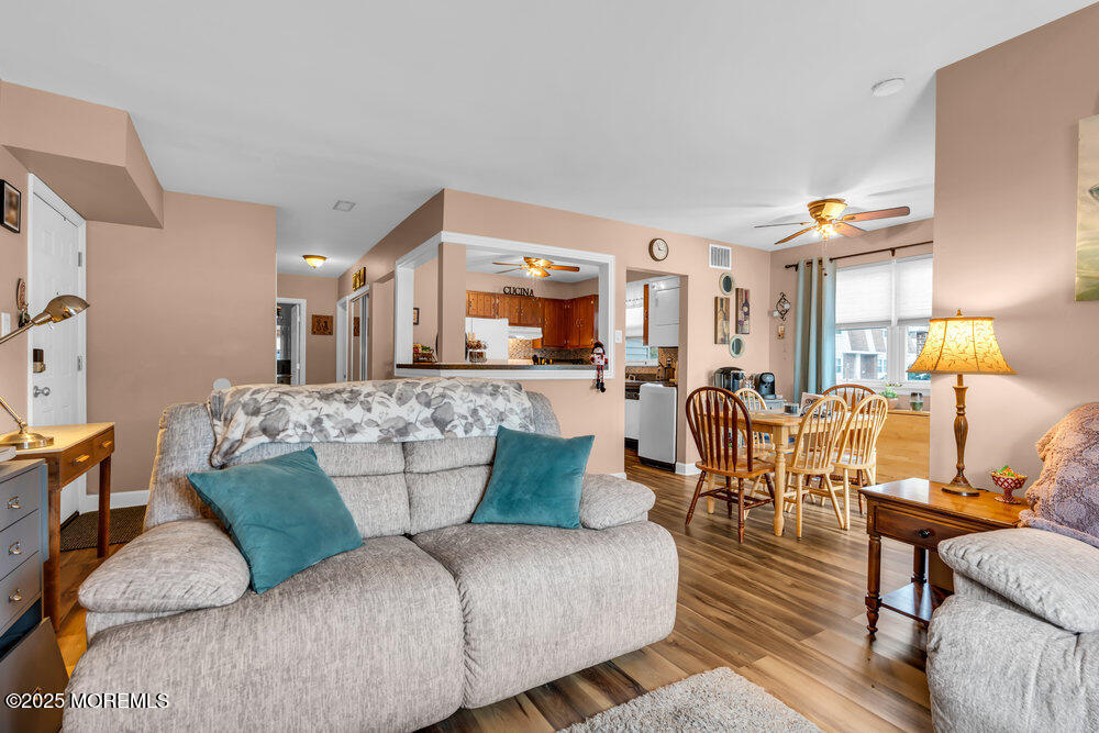 27-2 Florence Tollgate Apts Place 2