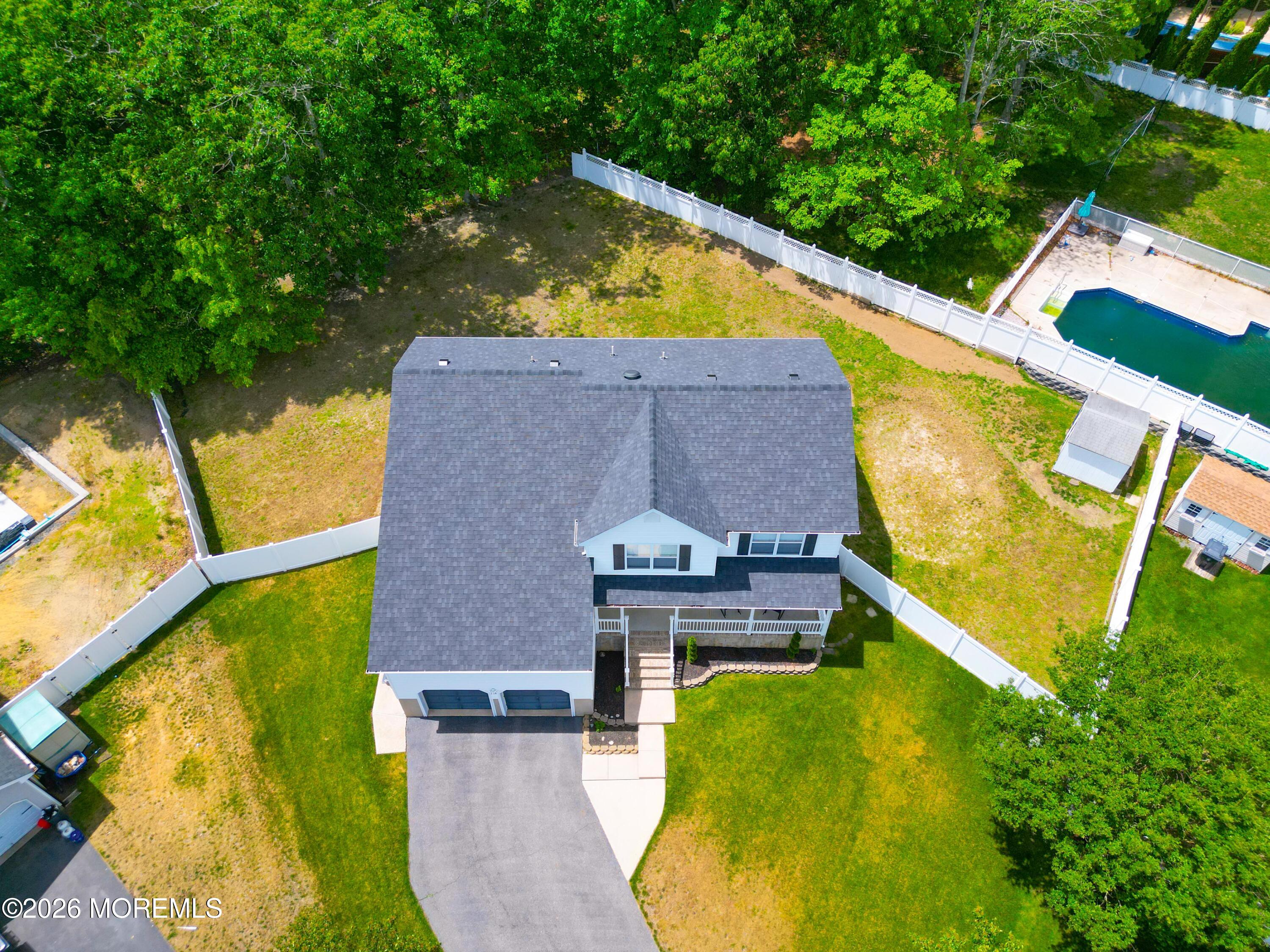 144 Lakeview Court
