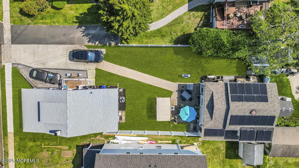 1208 Pine Tree Way