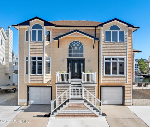 Photo of 19 Maryland Road, Little Egg Harbor, NJ 08087 (MLS # 22530714)