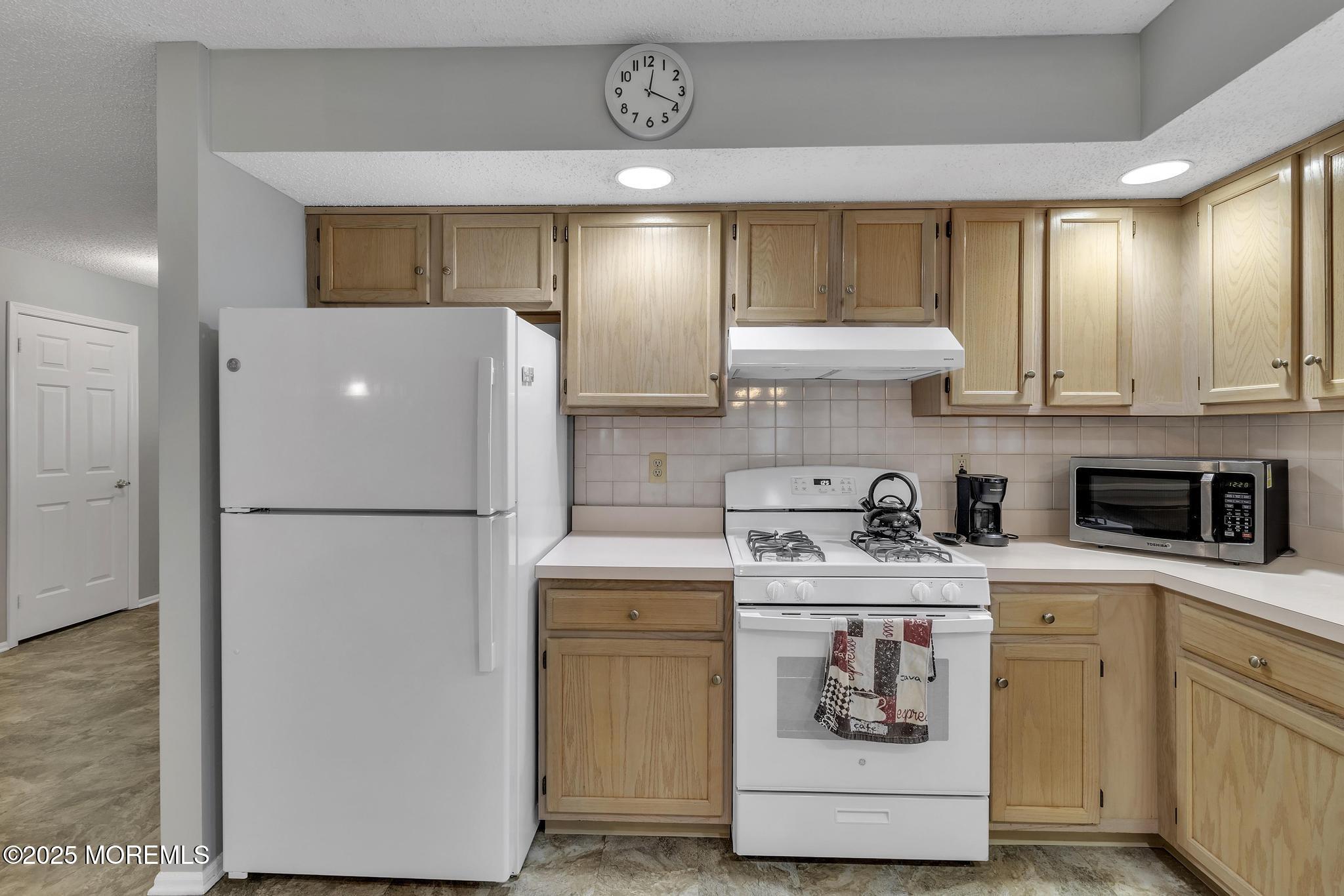 10 Mayapple Drive, Brick, New Jersey image 45