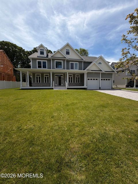Homes For Sale - 825 Naryshkin Way<br/> Toms River, NJ 08753