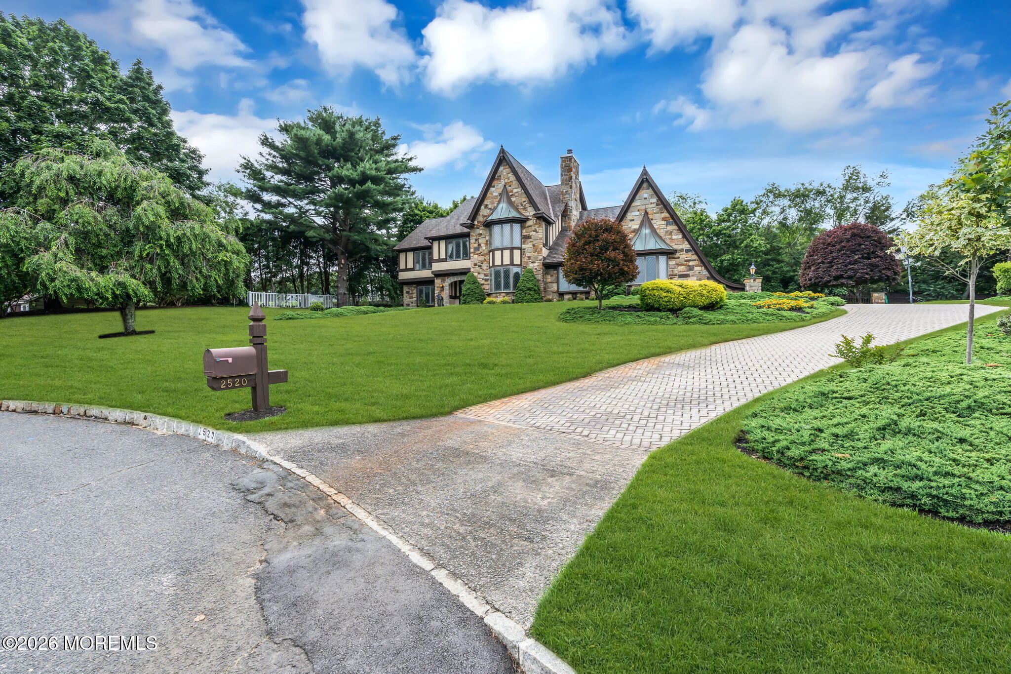 2520 Autumn Drive