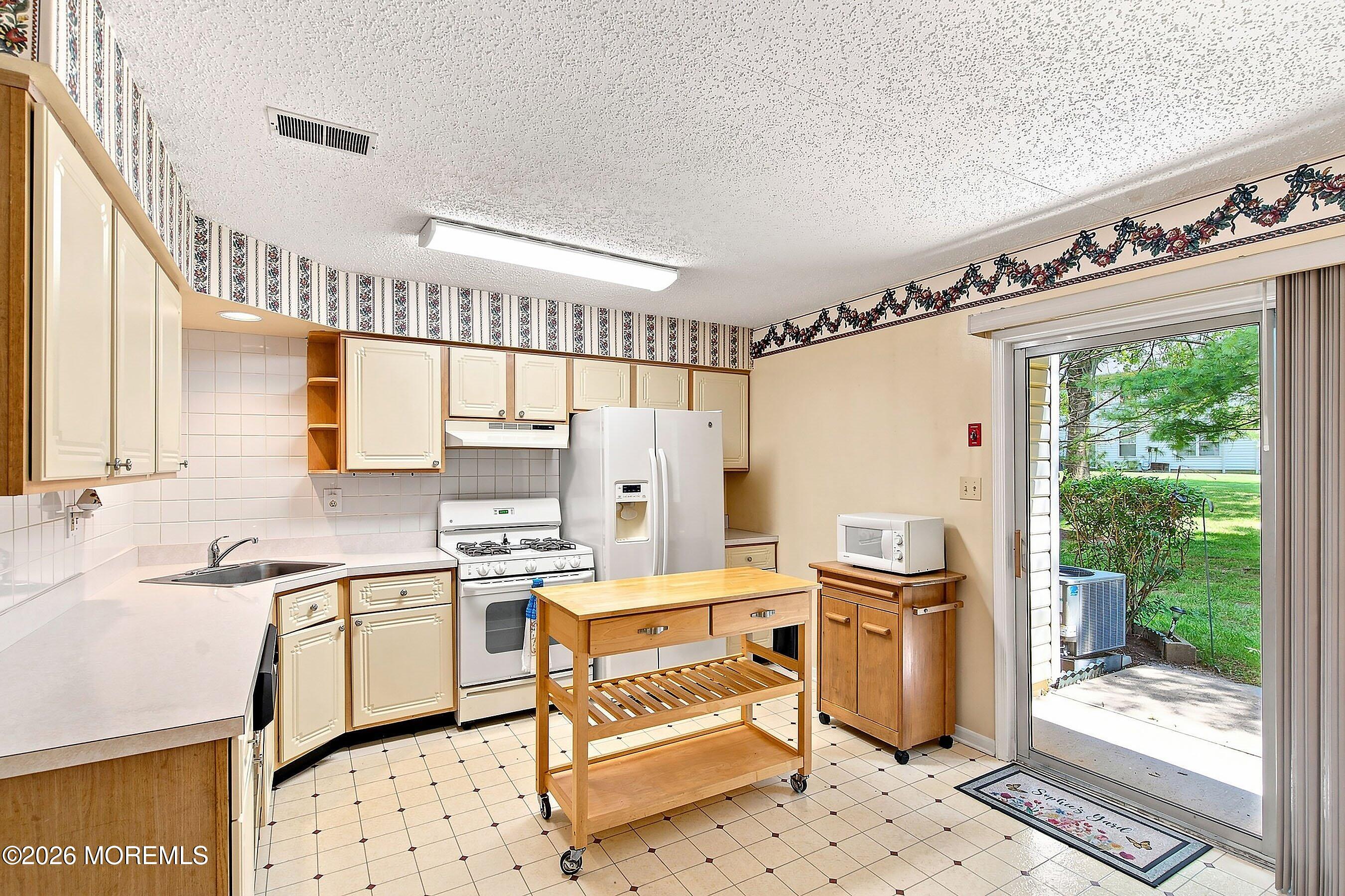 25 Wyeth Drive 11