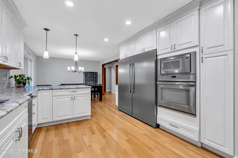 MLS: 22513331