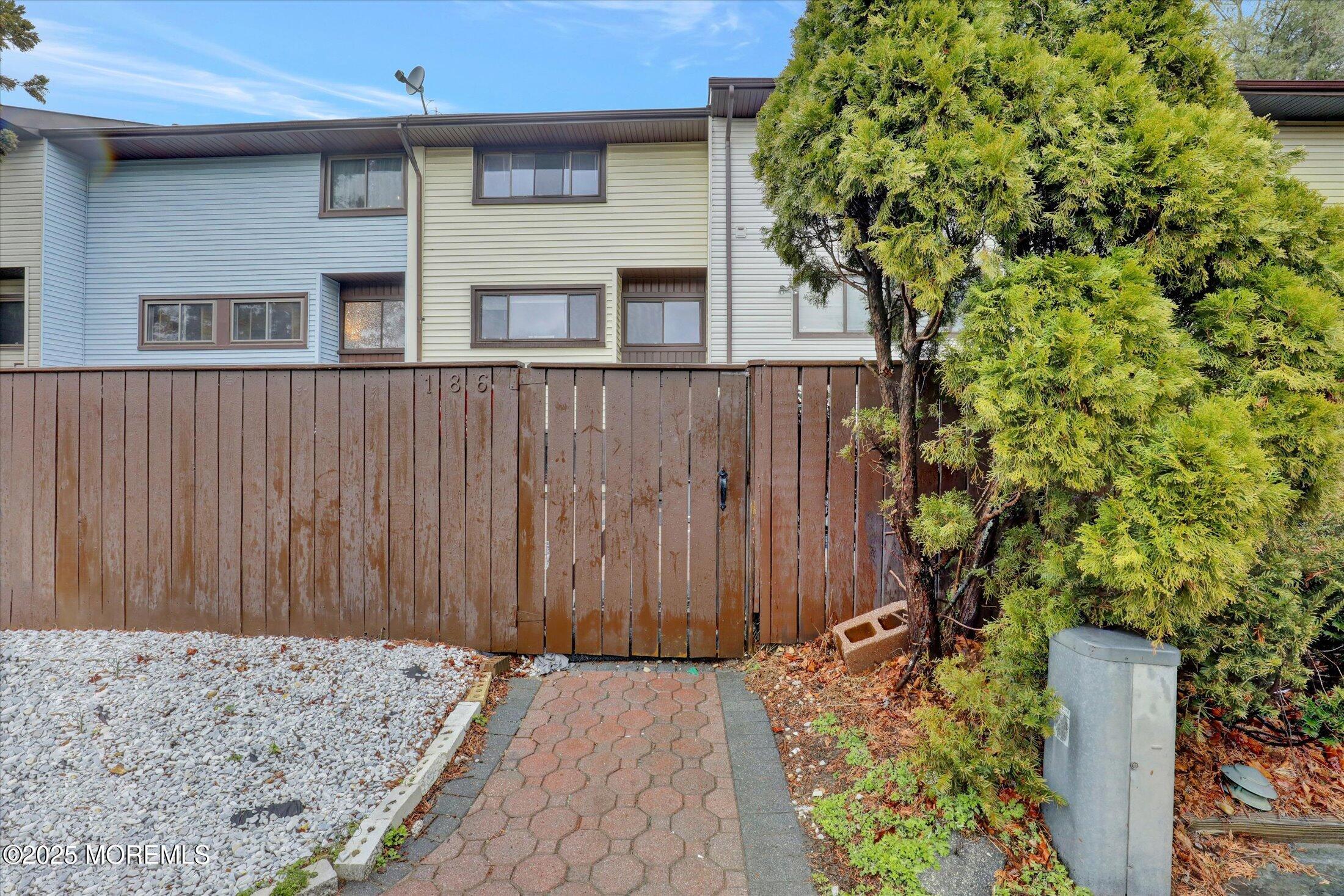 186 Hamilton Place, East Windsor, New Jersey image 34