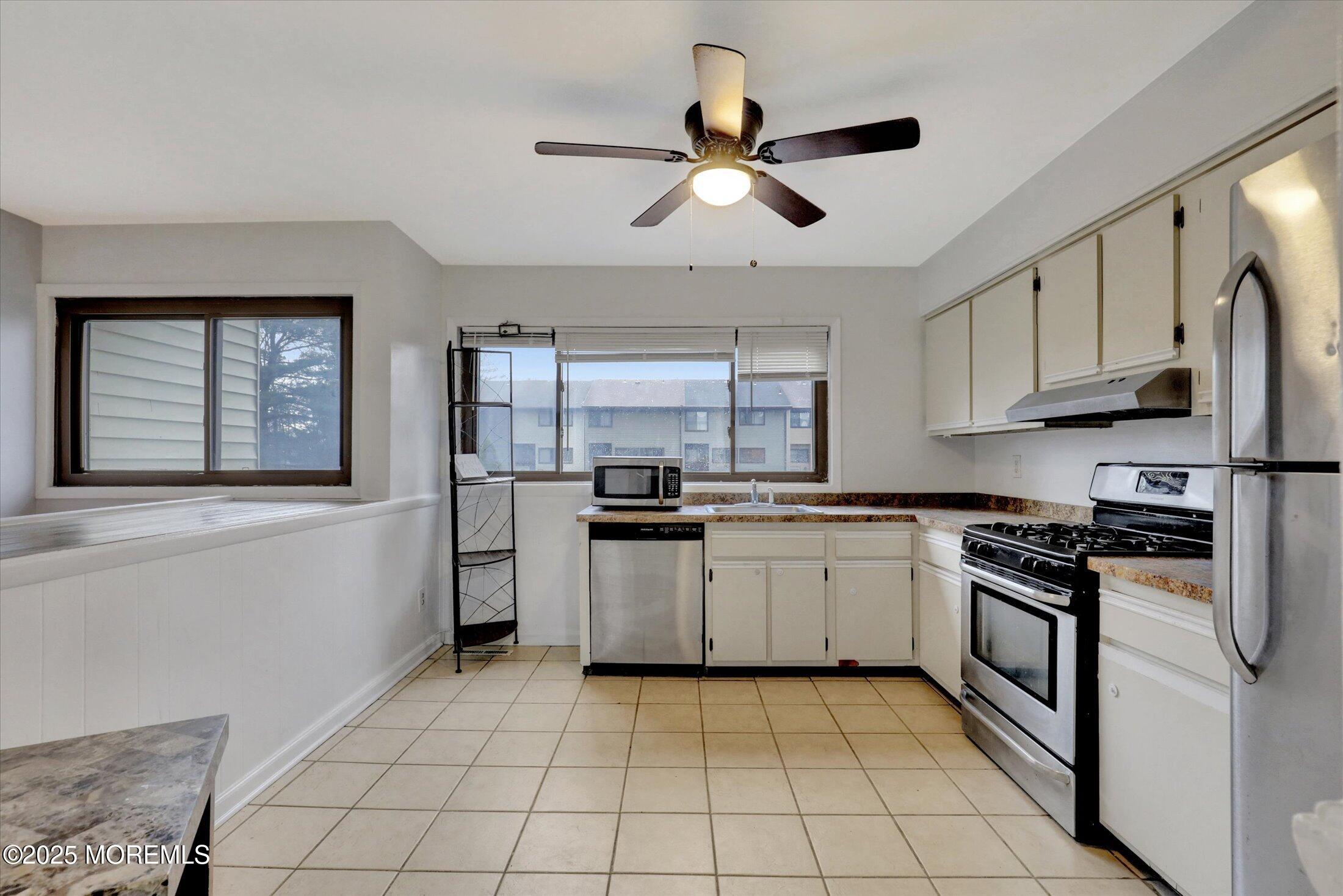 186 Hamilton Place, East Windsor, New Jersey image 20
