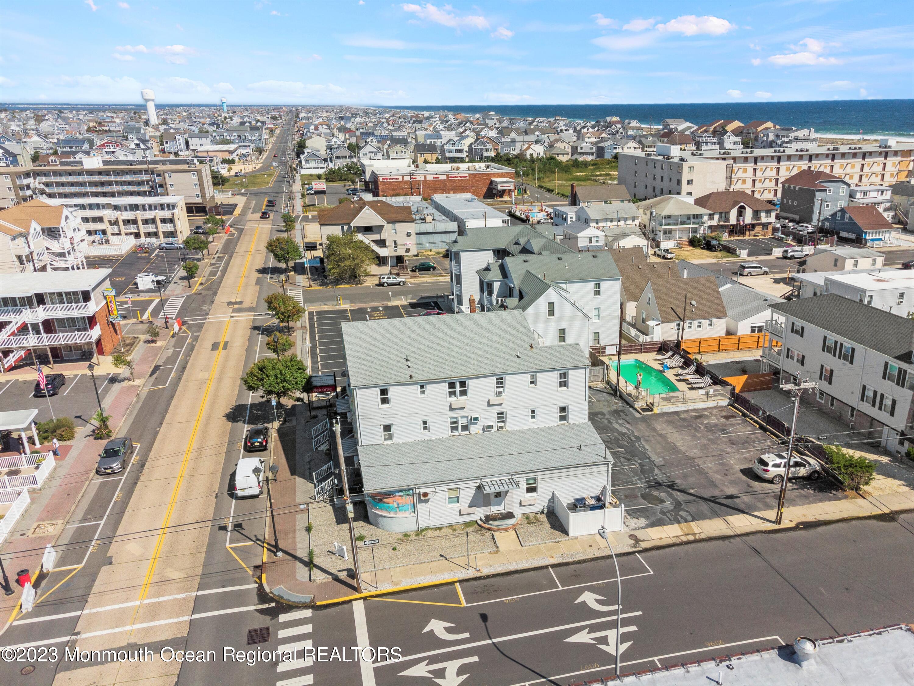 1402 Boulevard