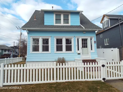 MLS: 22510457