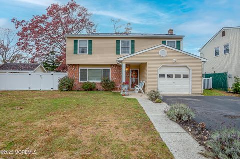 Photo of 4 Pine Cone Lane, Howell, NJ 07731 (MLS # 22534234)
