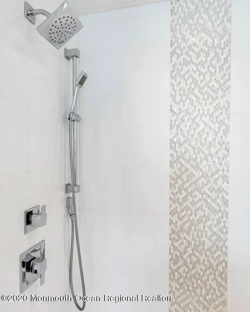 Rumson, New Jersey 07760, United States, 4 Bedrooms Bedrooms, ,4 BathroomsBathrooms,Residential,Active,197426