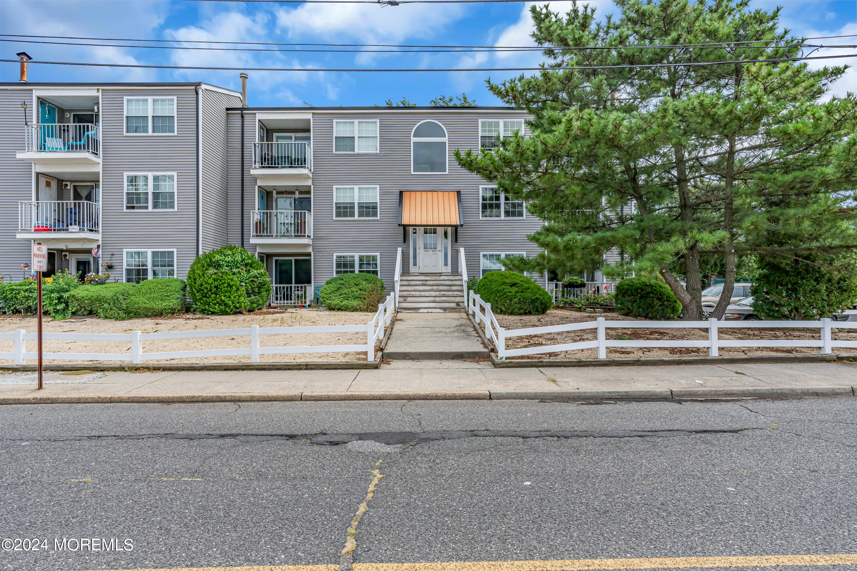 432 Beachway Avenue #6B, Keansburg, New Jersey image 2