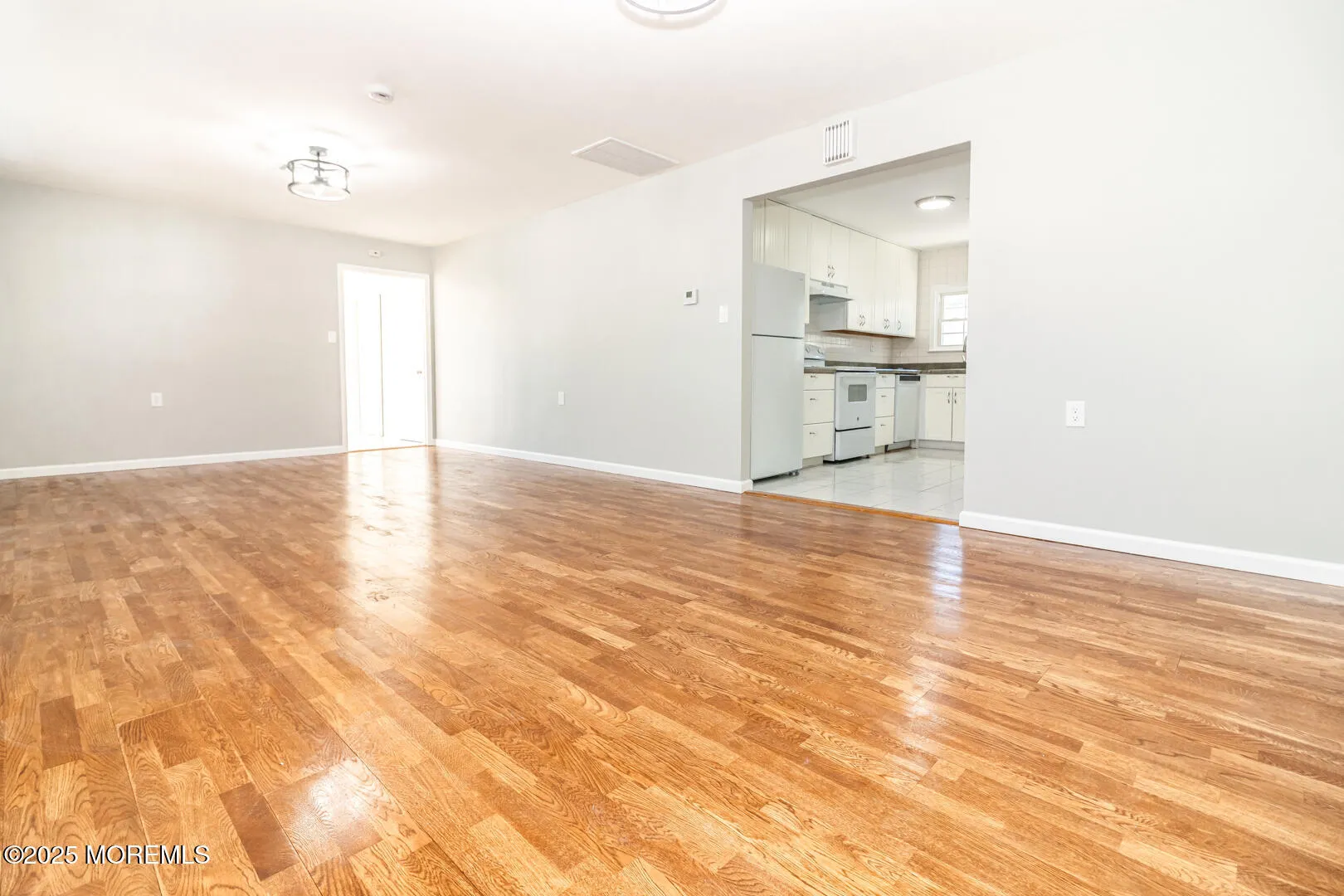 Toms River, New Jersey 08757, United States, 2 Bedrooms Bedrooms, ,1 BathroomBathrooms,Residential,Pending,19688