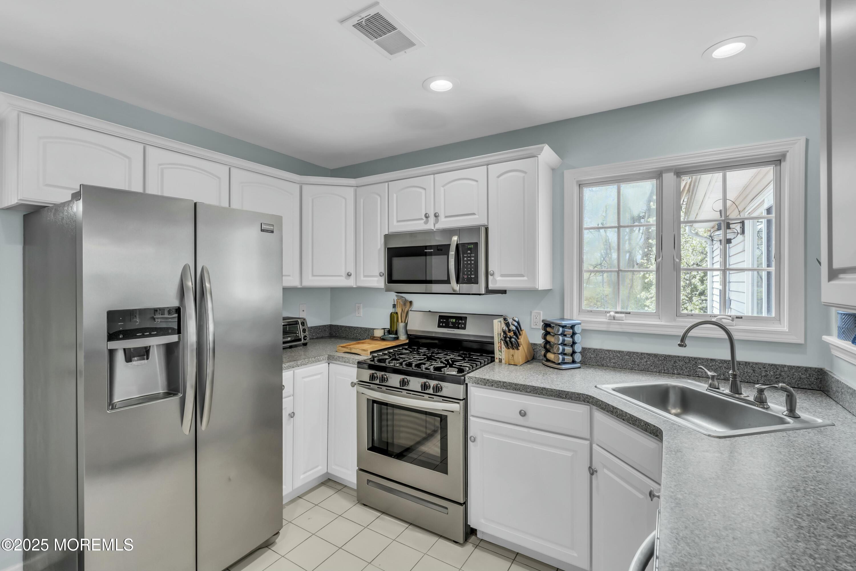 18 Carmen Place, Red Bank, New Jersey image 21