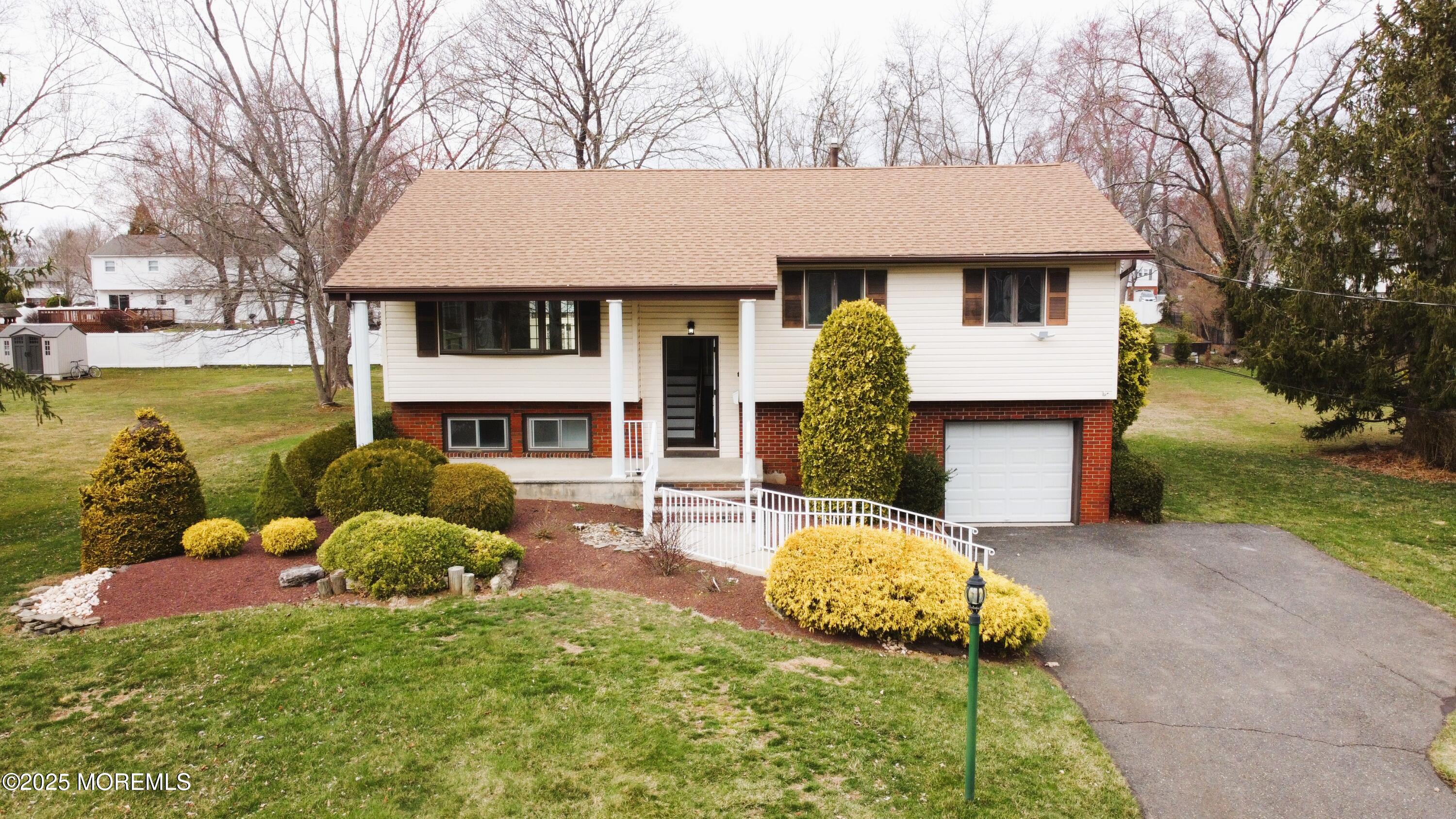 39 Willow Grove Way, Manalapan, New Jersey image 2