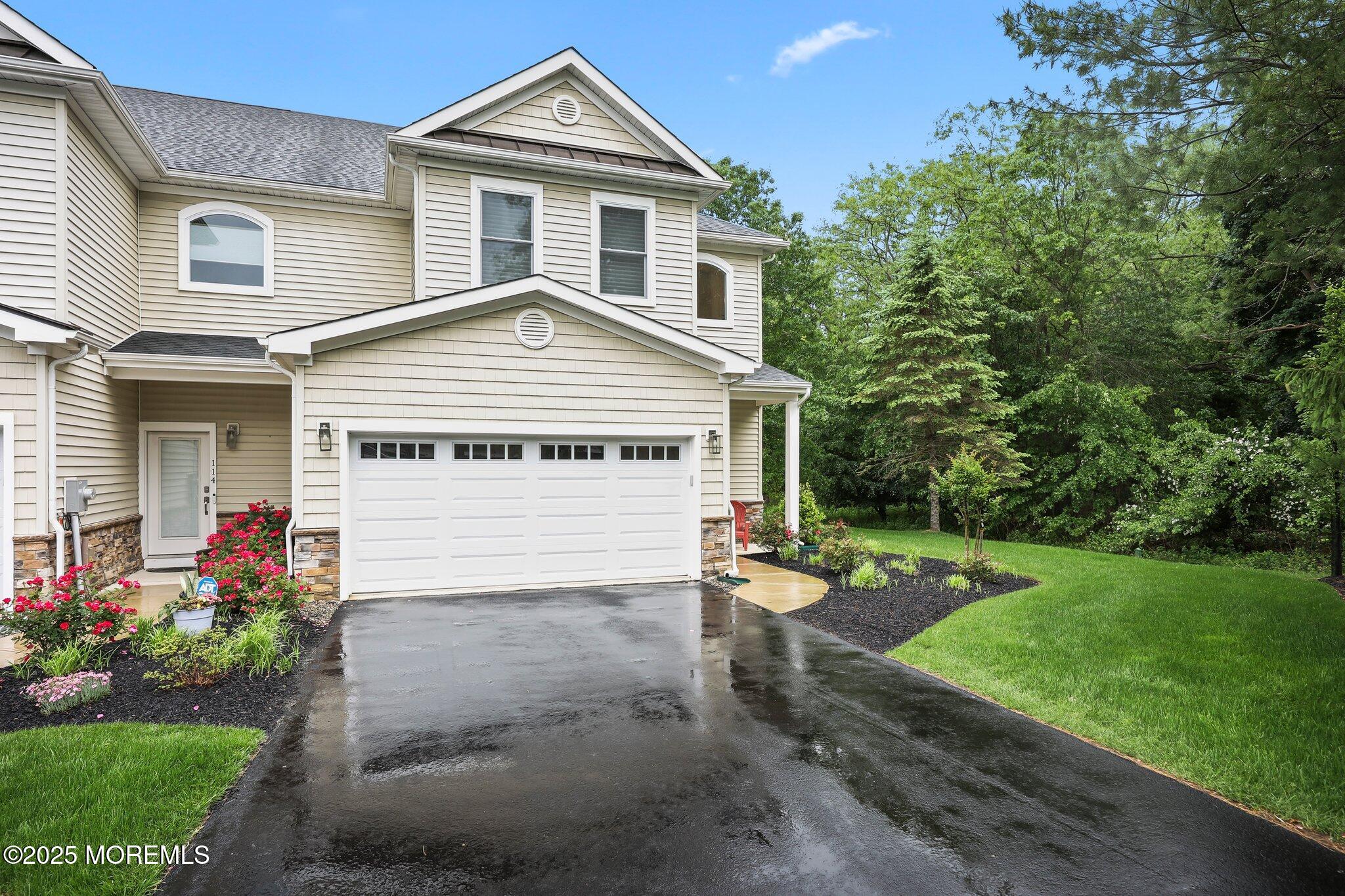115 Hedgerow Lane, Manalapan, New Jersey image 1
