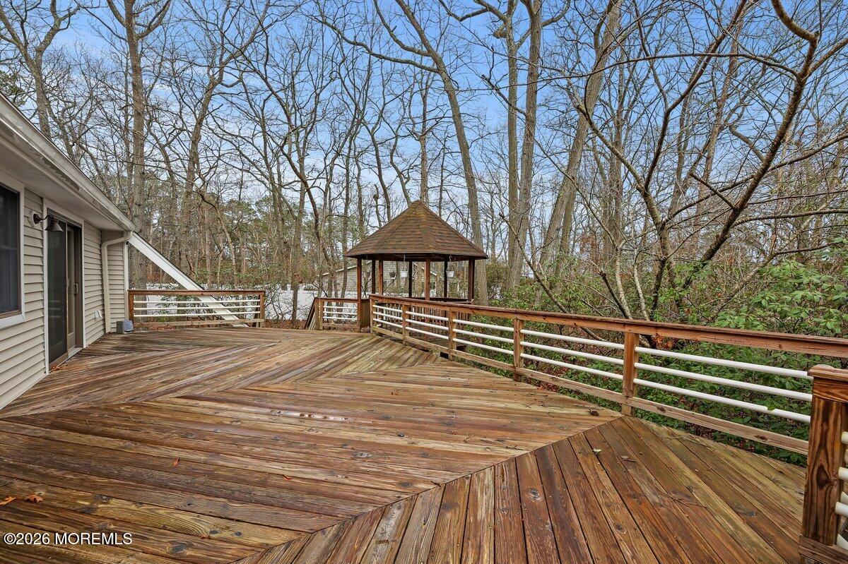 12 White Oak Lane